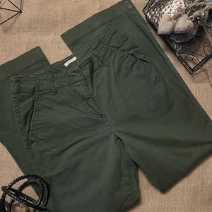 EUC Army Green St John’s Bay Petite Straight Leg Trousers. Size 6P